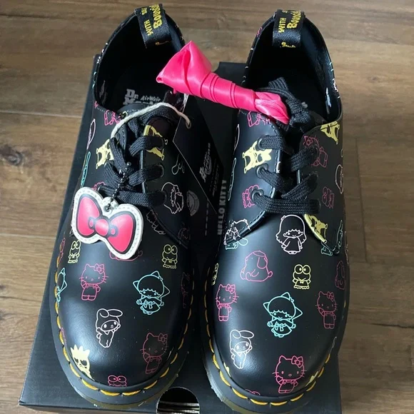 DOC MARTEN’S-NWT/Box Leather Sanrio Character Shoes - Picture 10 of 13